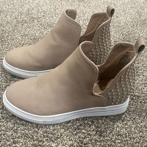 Slip on wedges